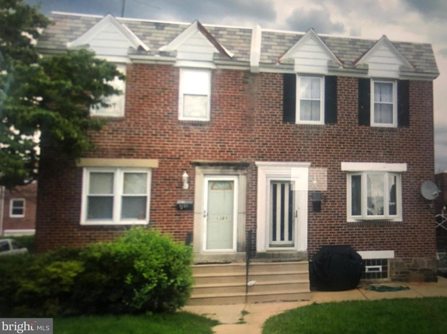 1123 Fanshawe St, Philadelphia, PA 19111-4935