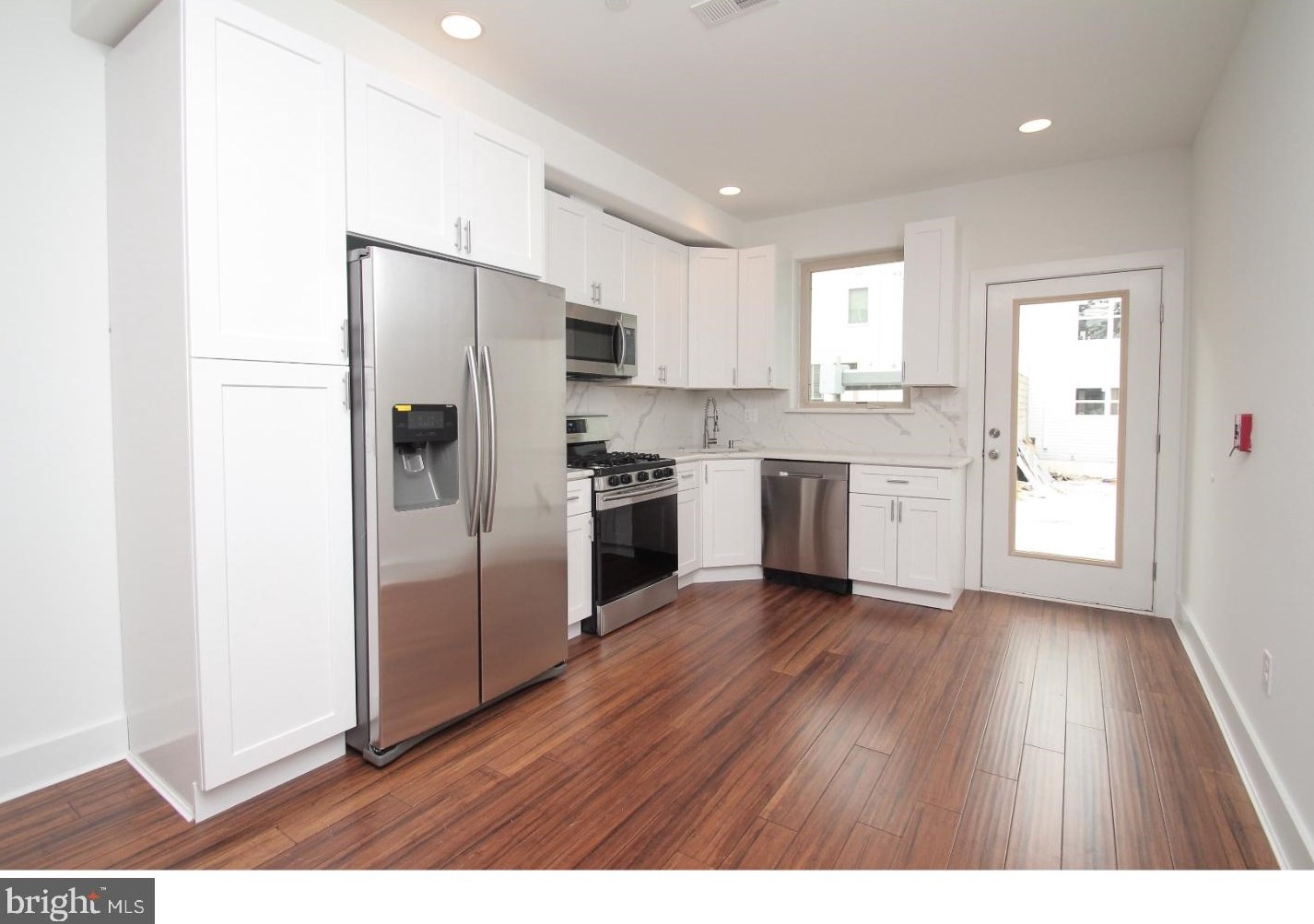 1146 S 15th St #1, Philadelphia, PA 19146