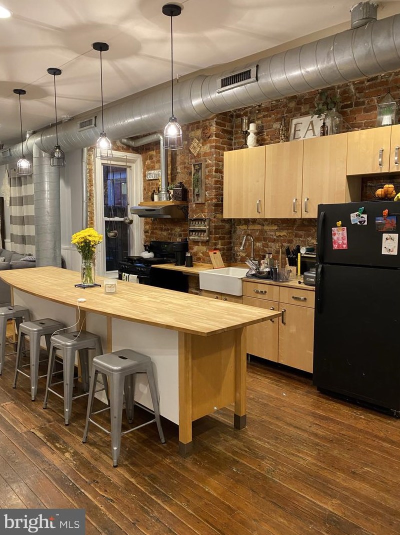 712 S Hicks St, Philadelphia, PA 19146