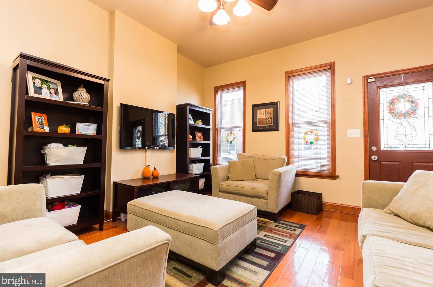 818 Belgrade St, Philadelphia, PA 19125
