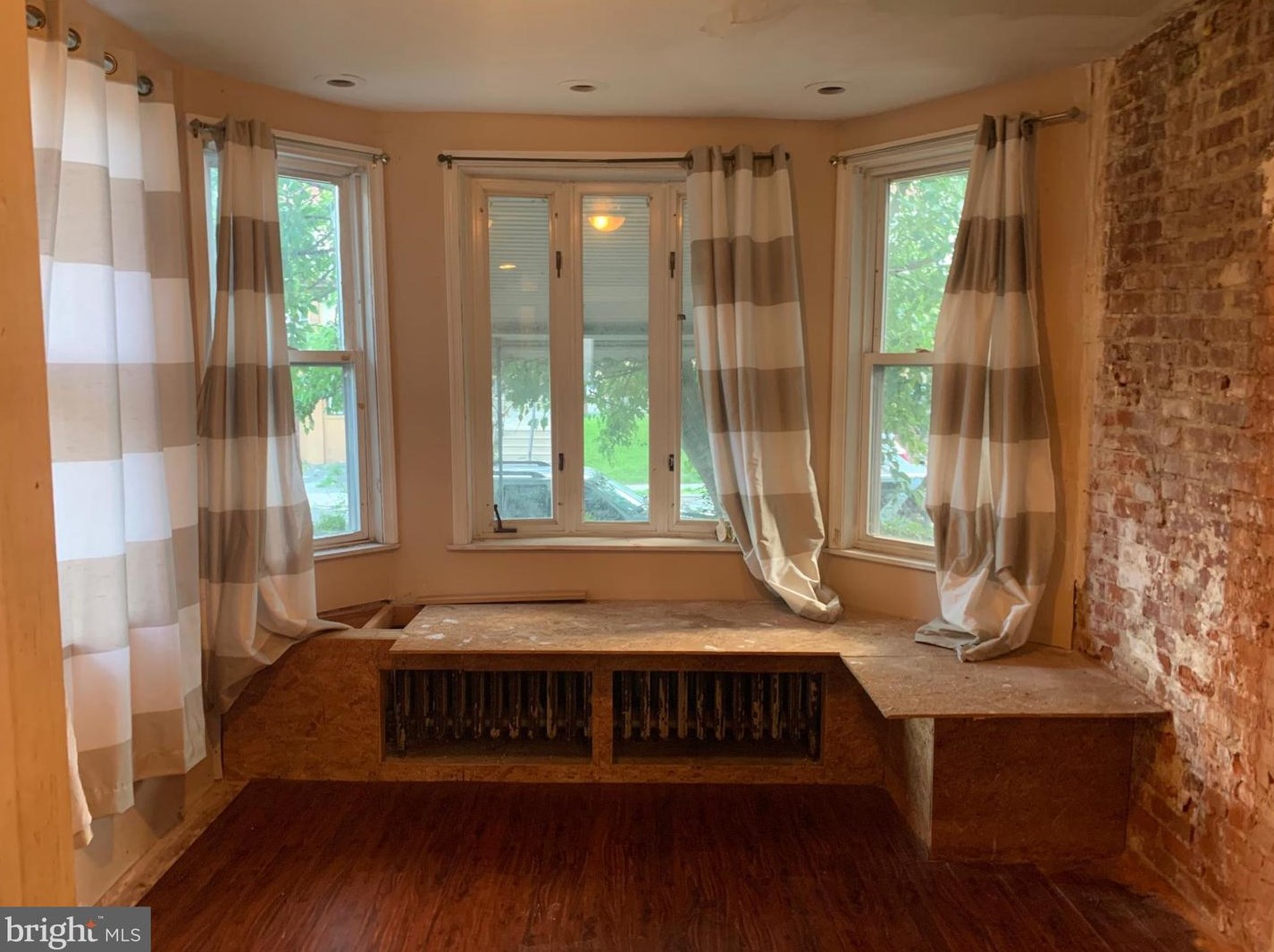 7053 Forrest Ave, Philadelphia, PA 19138-2005