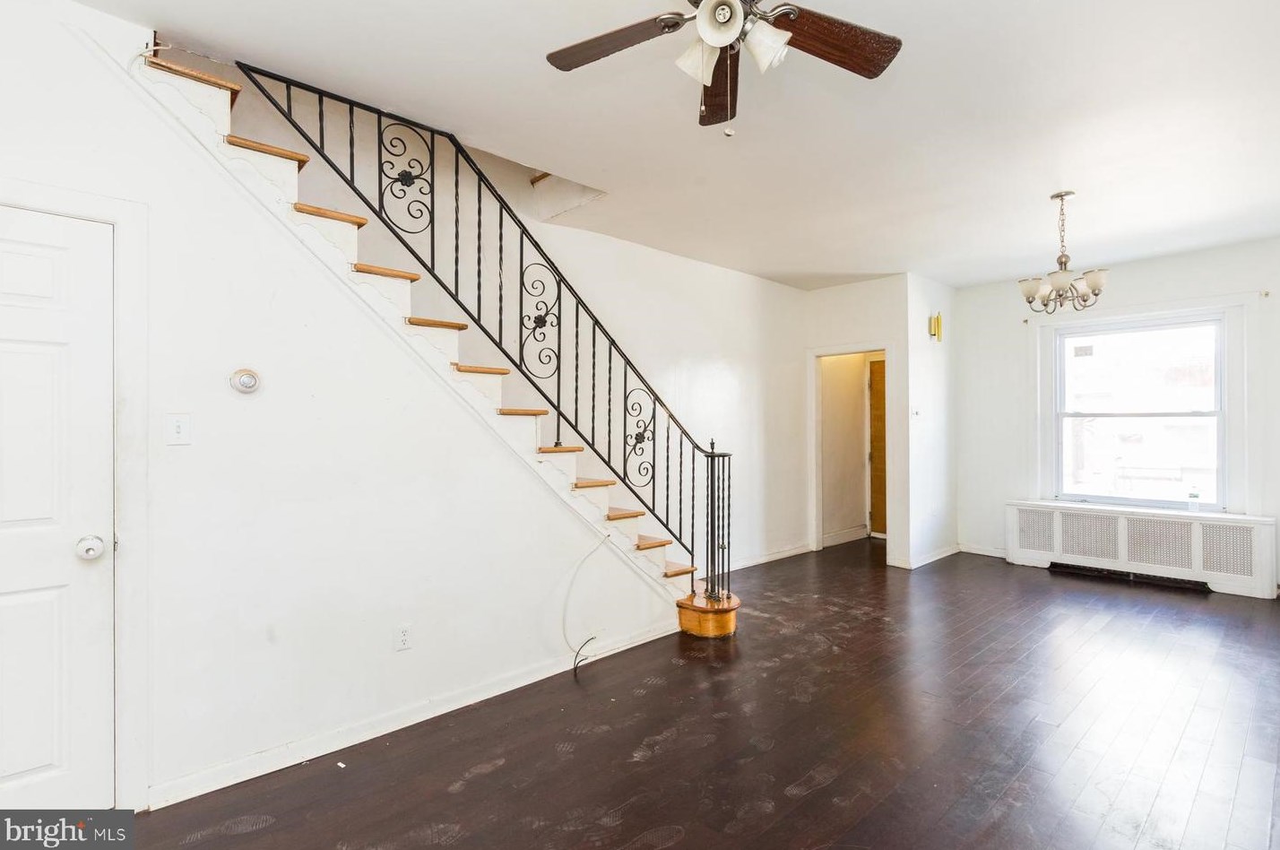 2037 Garnet St, Philadelphia PA  19145-2802 exterior