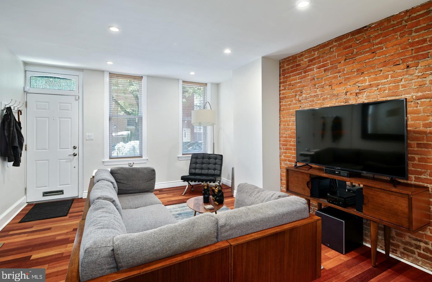 787 Pennock St, Philadelphia PA  19130-1709 exterior
