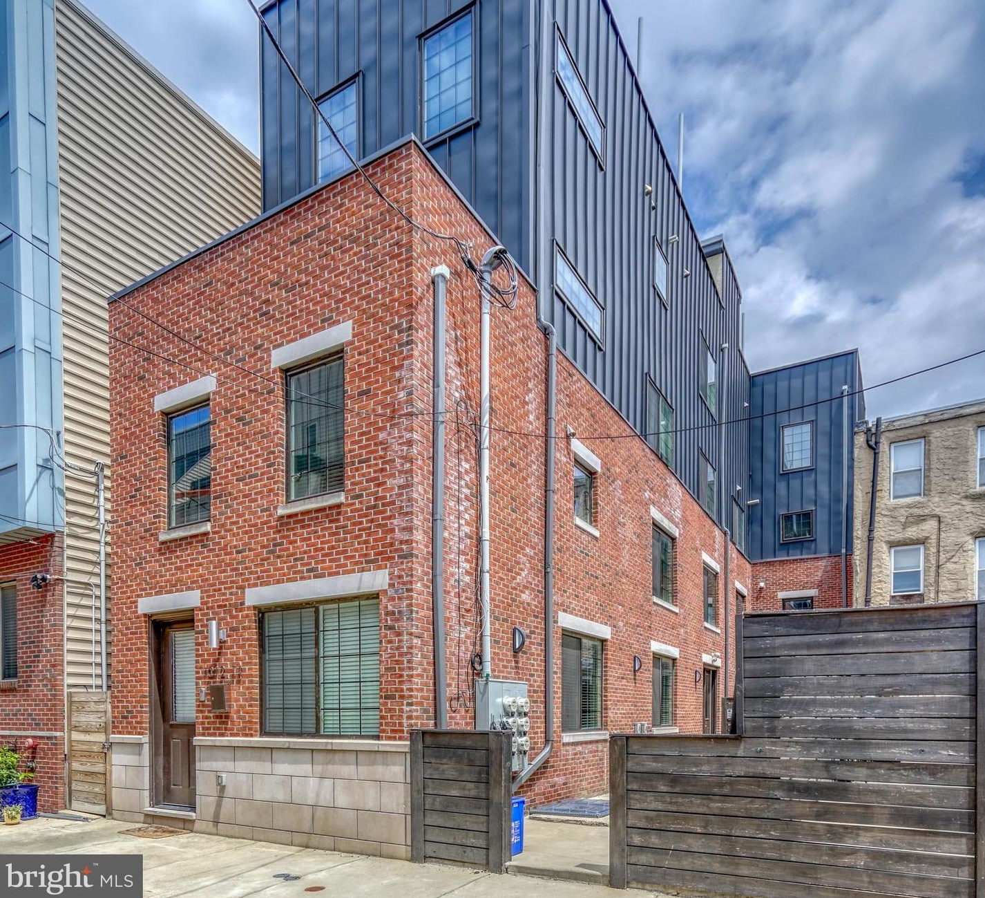 1012 Randolph St, Philadelphia PA  19123-1410 exterior