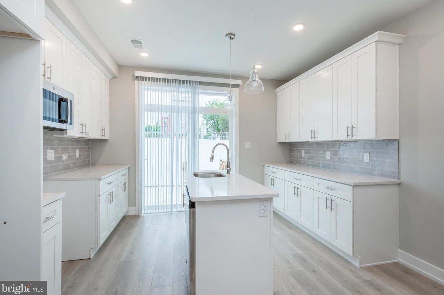 2550 N Howard St #1, Philadelphia, PA 19133