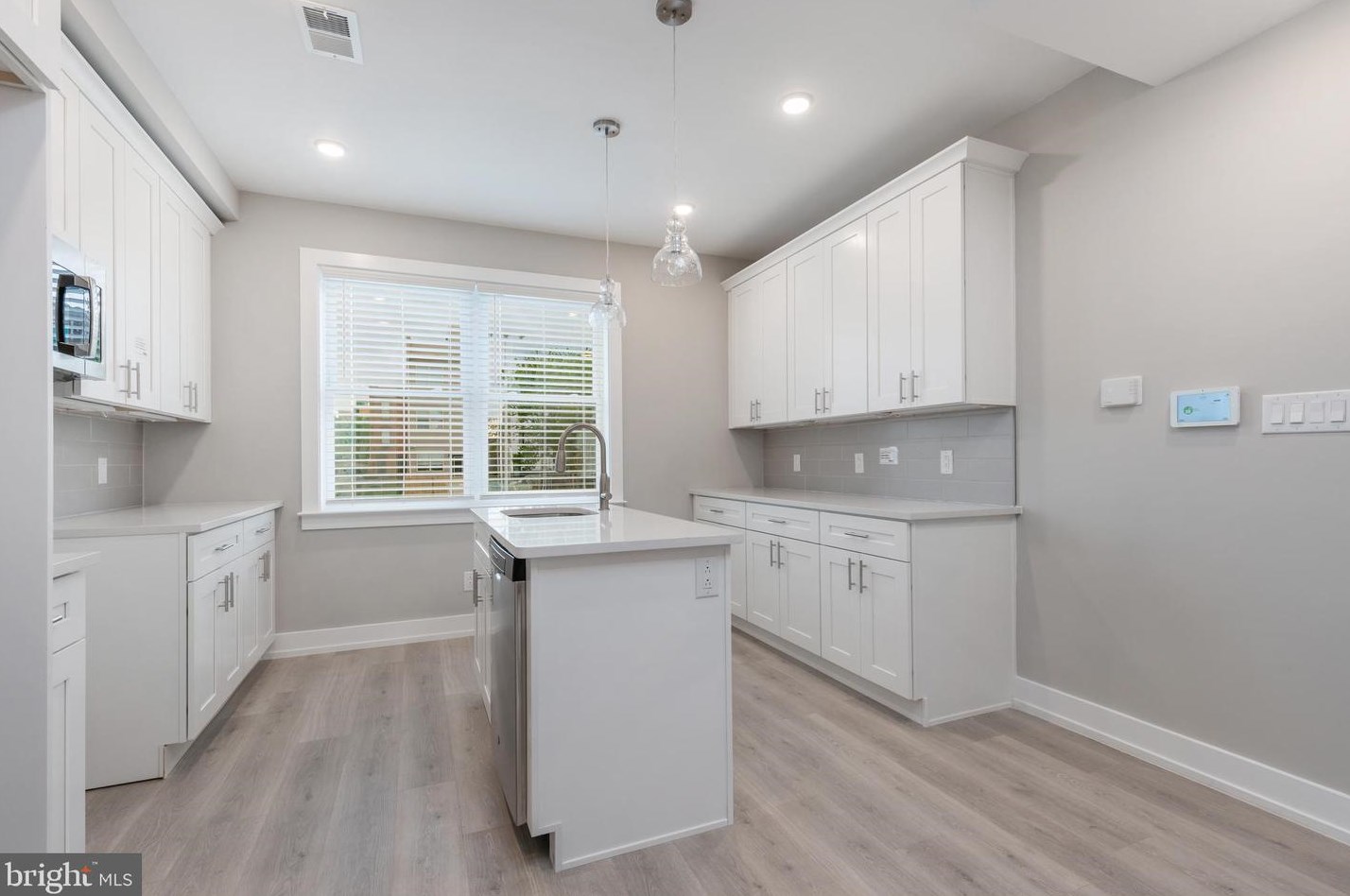 2550 N Howard St #2, Philadelphia, PA 19133