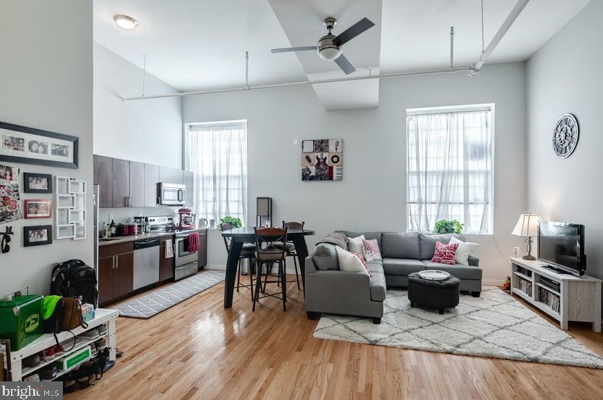 4 Leverington Ave Apt 102, Philadelphia, PA 19127