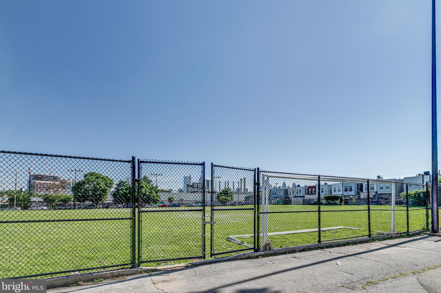 1321 Myrtlewood St, Philadelphia PA  19146-3604 exterior