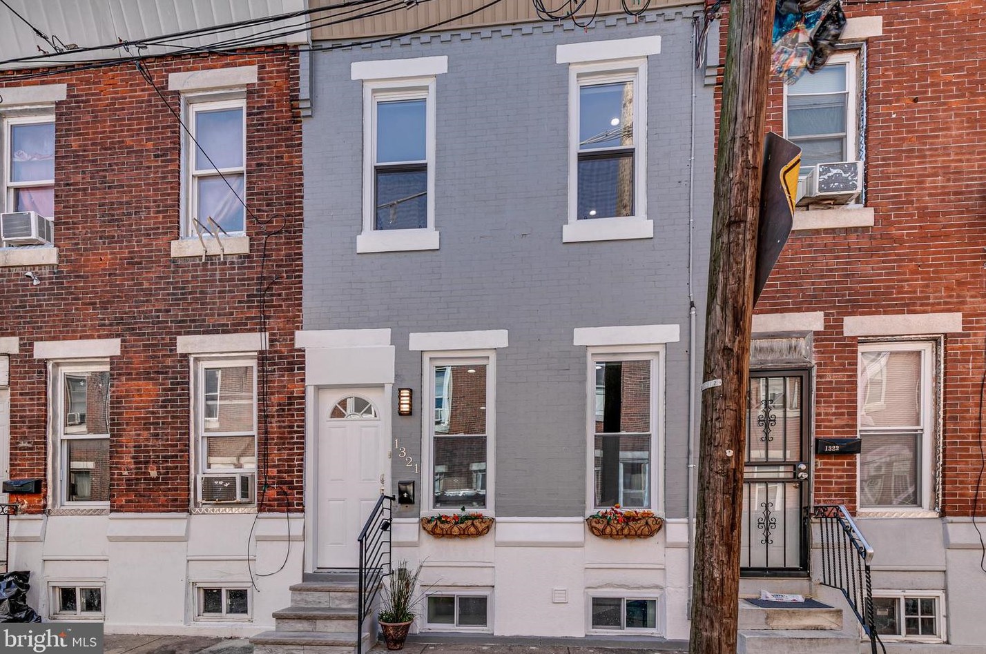1321 Myrtlewood St, Philadelphia PA  19146-3604 exterior