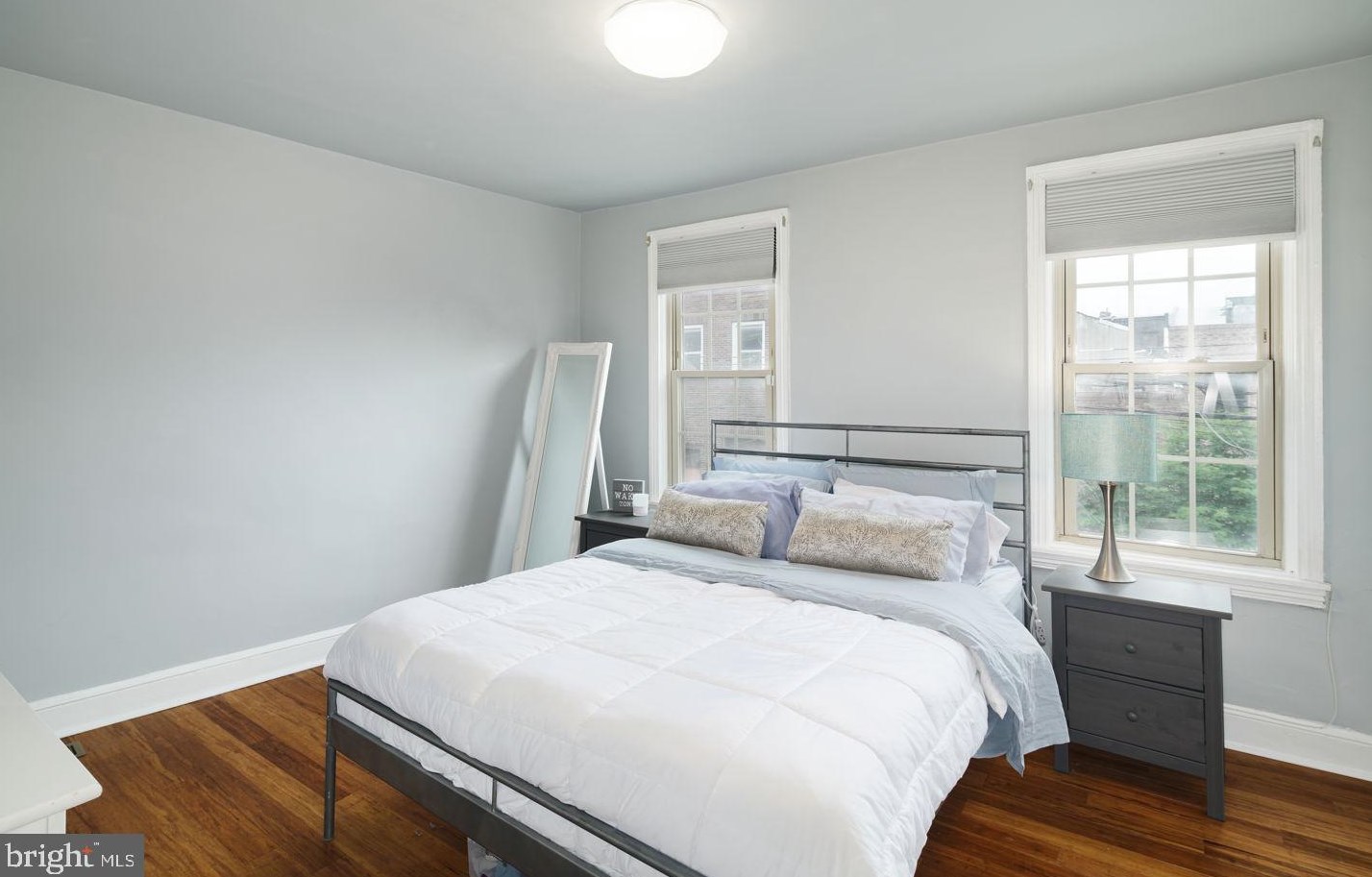 226 Tasker St, Philadelphia PA  19148-1325 exterior