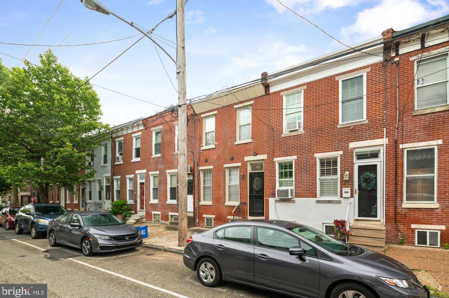 226 Tasker St, Philadelphia PA  19148-1325 exterior