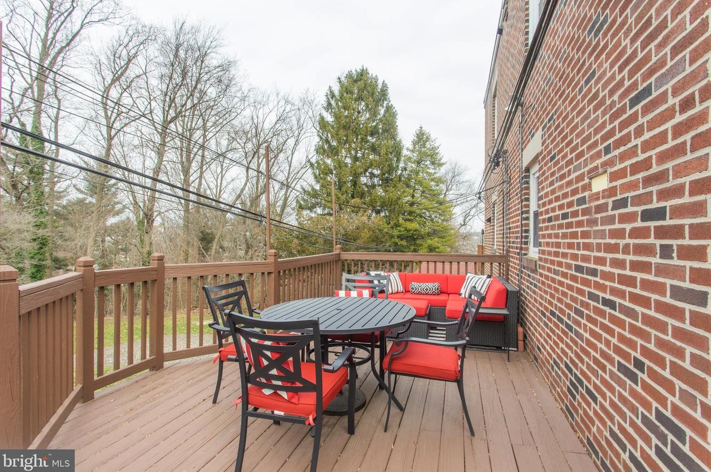 558 Overlook Rd, Philadelphia PA 19128-2408 exterior