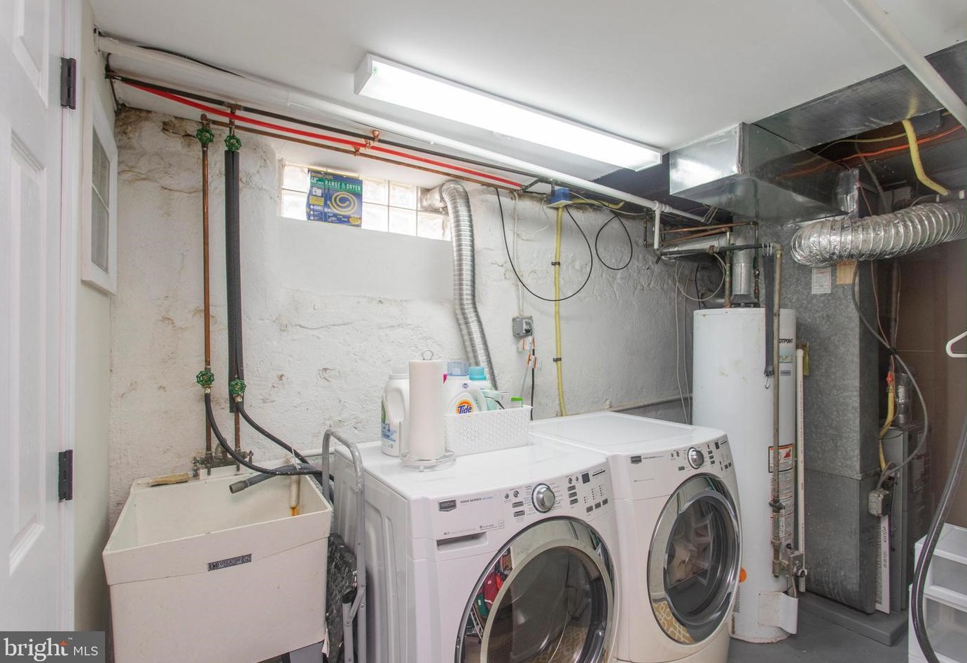 558 Overlook Rd, Philadelphia PA 19128-2408 exterior