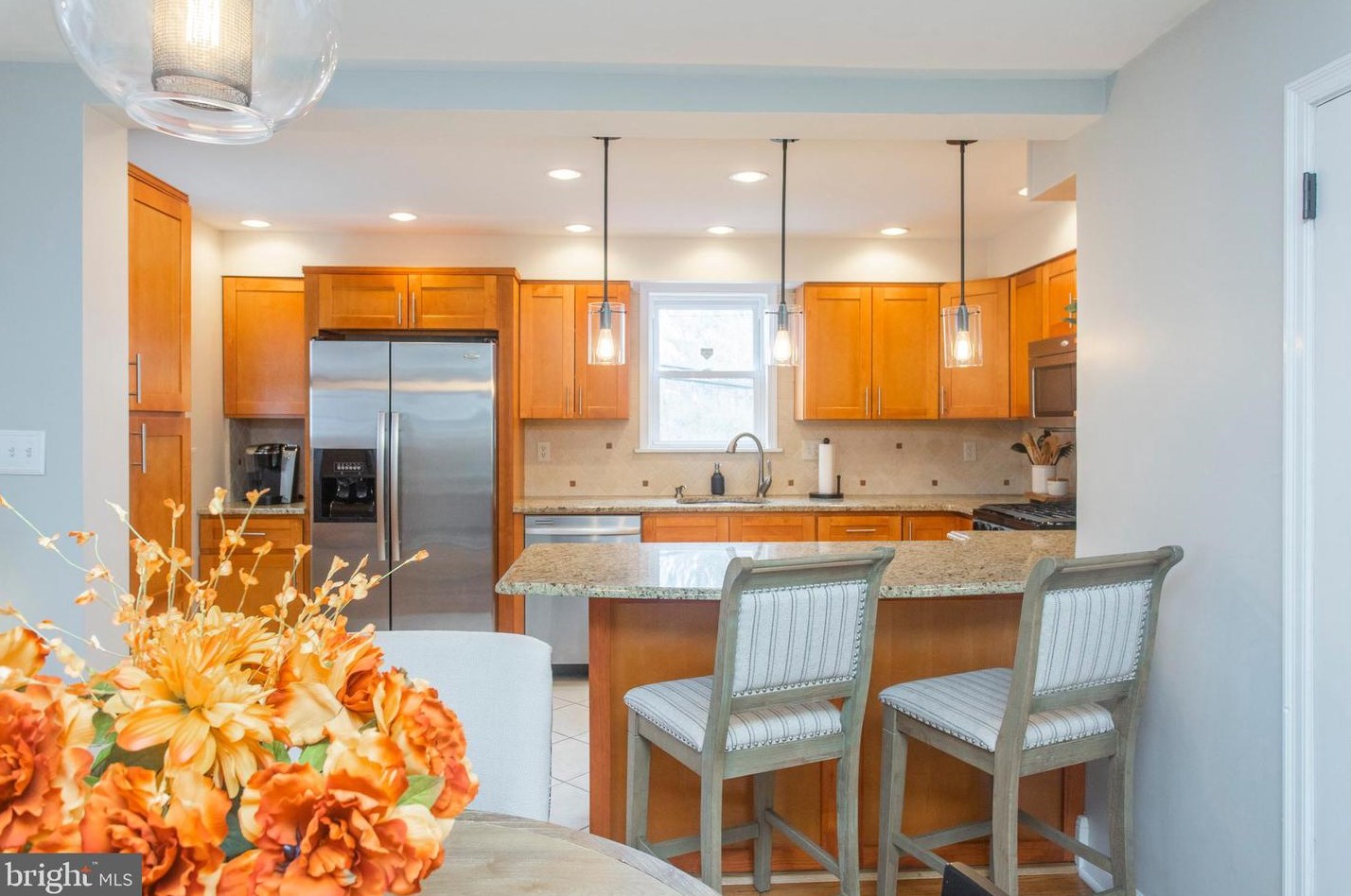 558 Overlook Rd, Philadelphia PA 19128-2408 exterior