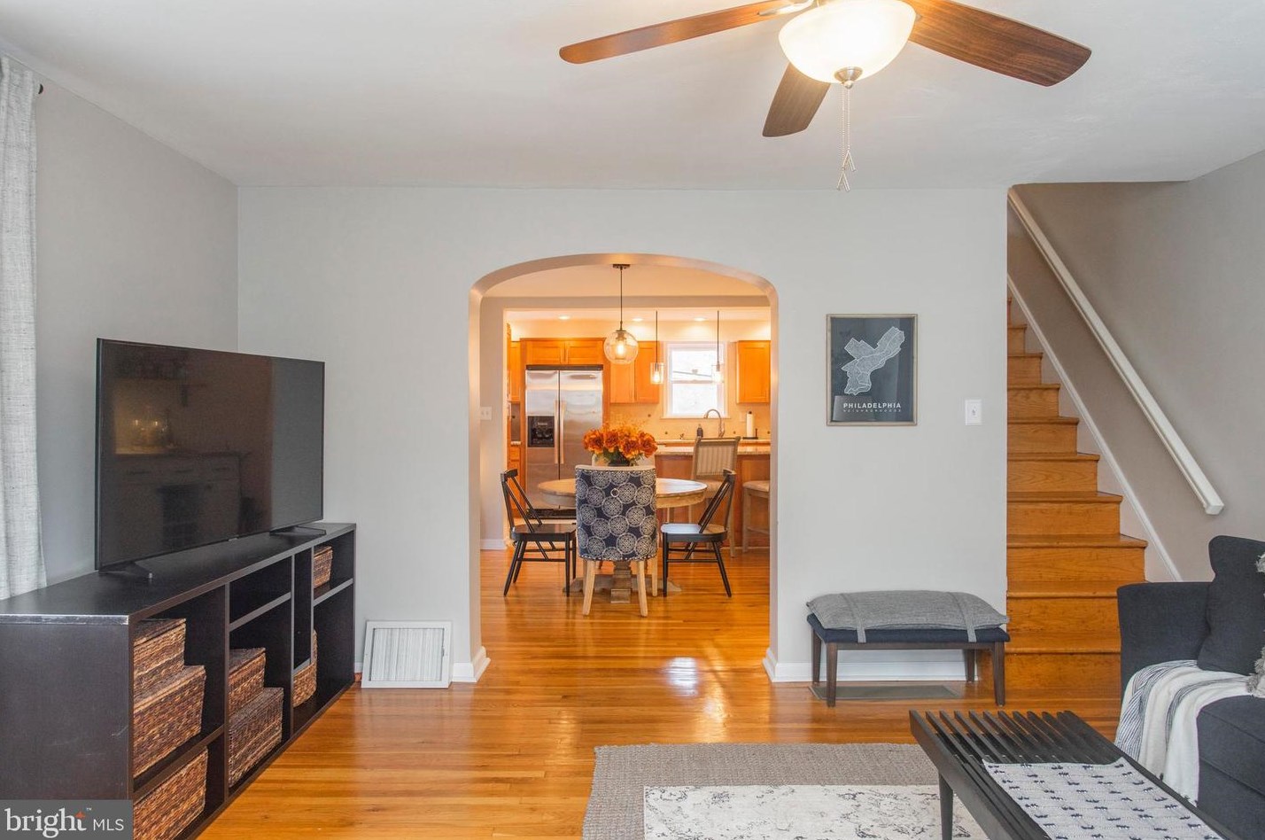 558 Overlook Rd, Philadelphia PA 19128-2408 exterior