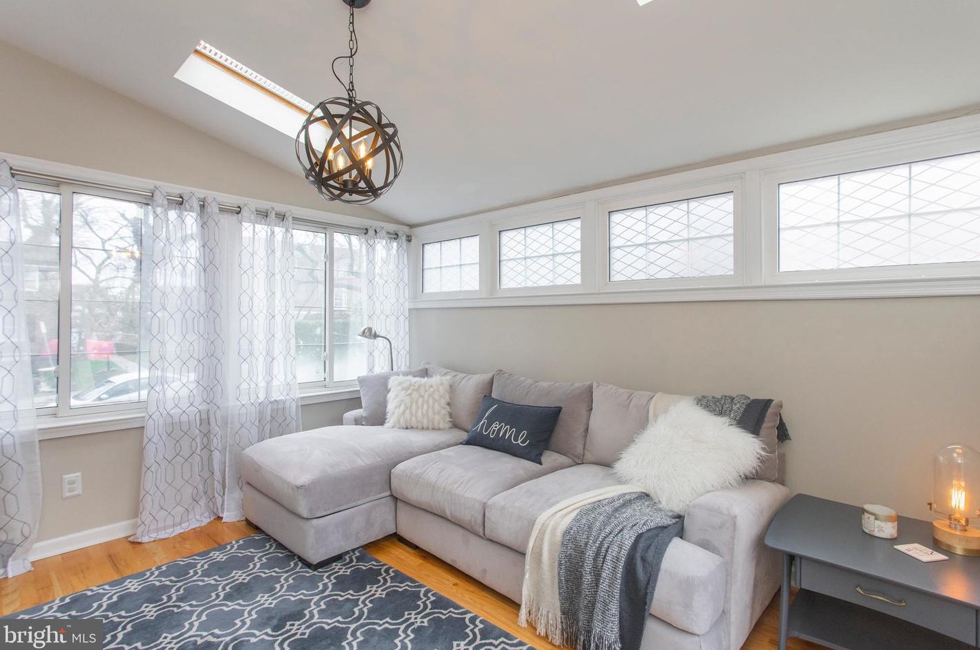 558 Overlook Rd, Philadelphia PA 19128-2408 exterior