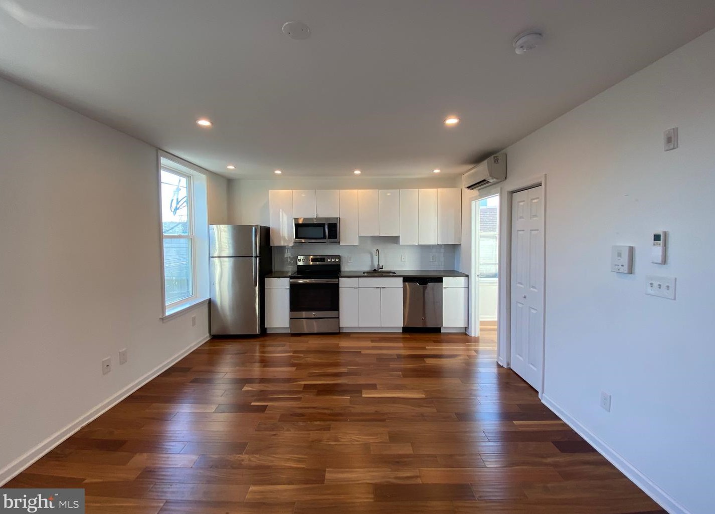 2442 Cedar #2f, Philadelphia, PA 19125