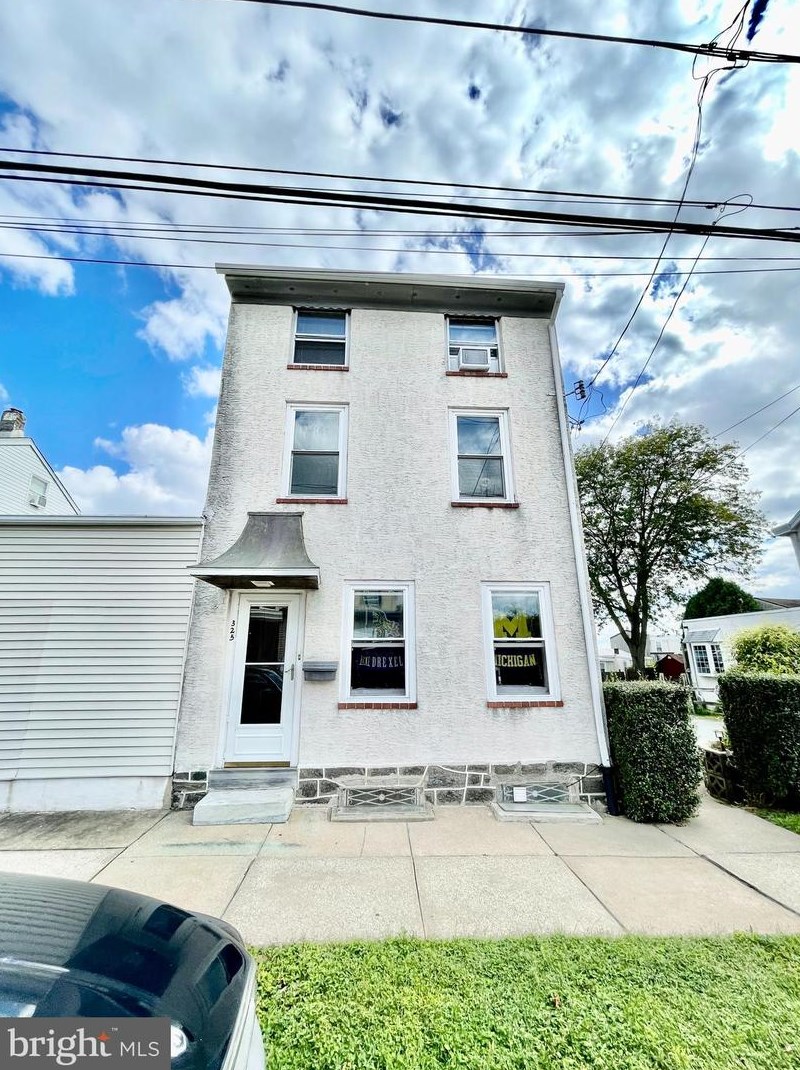 325 Lemonte St #2, Philadelphia, PA 19128