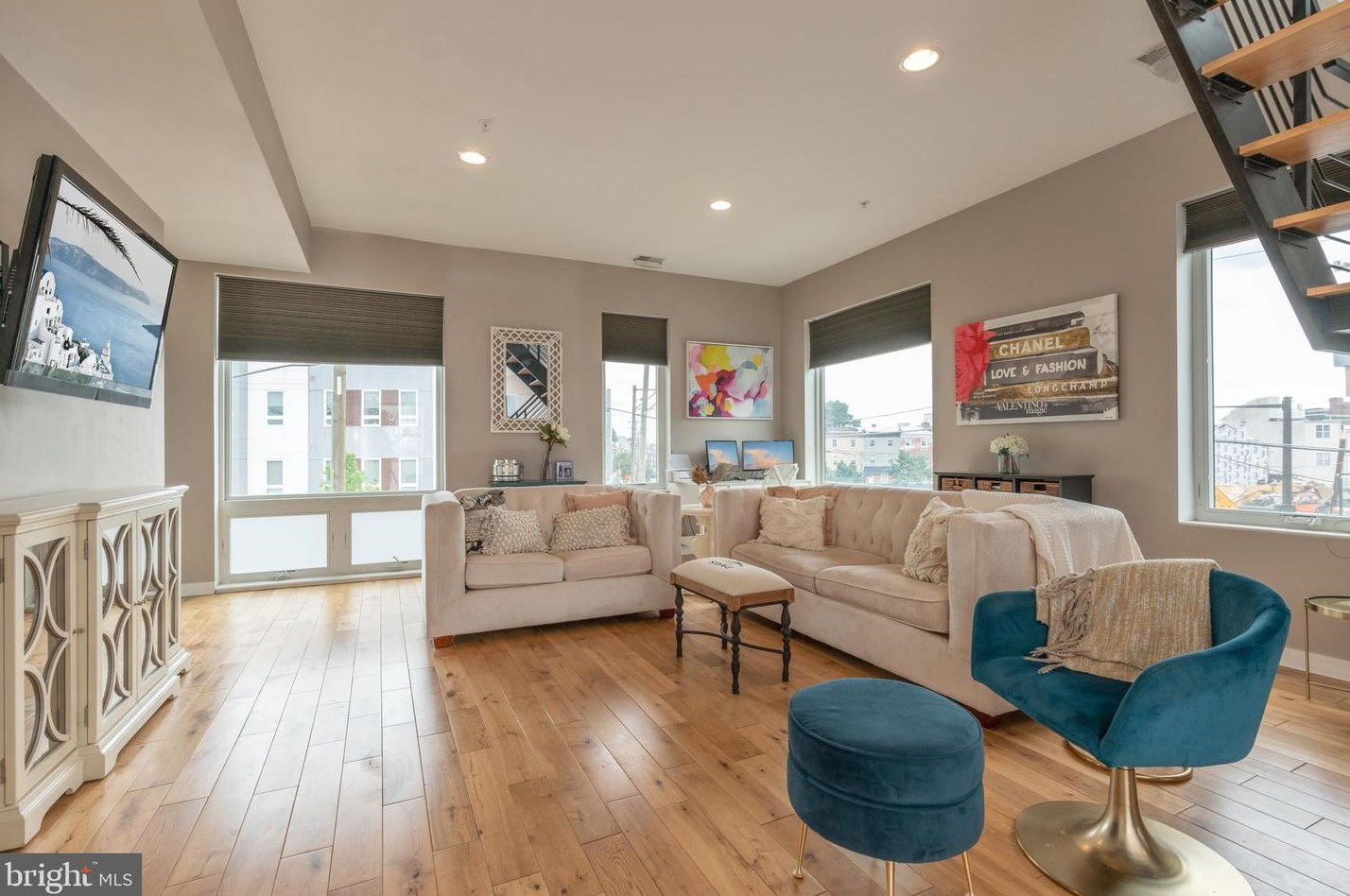 227 Thompson St, Philadelphia, PA 19122-4423