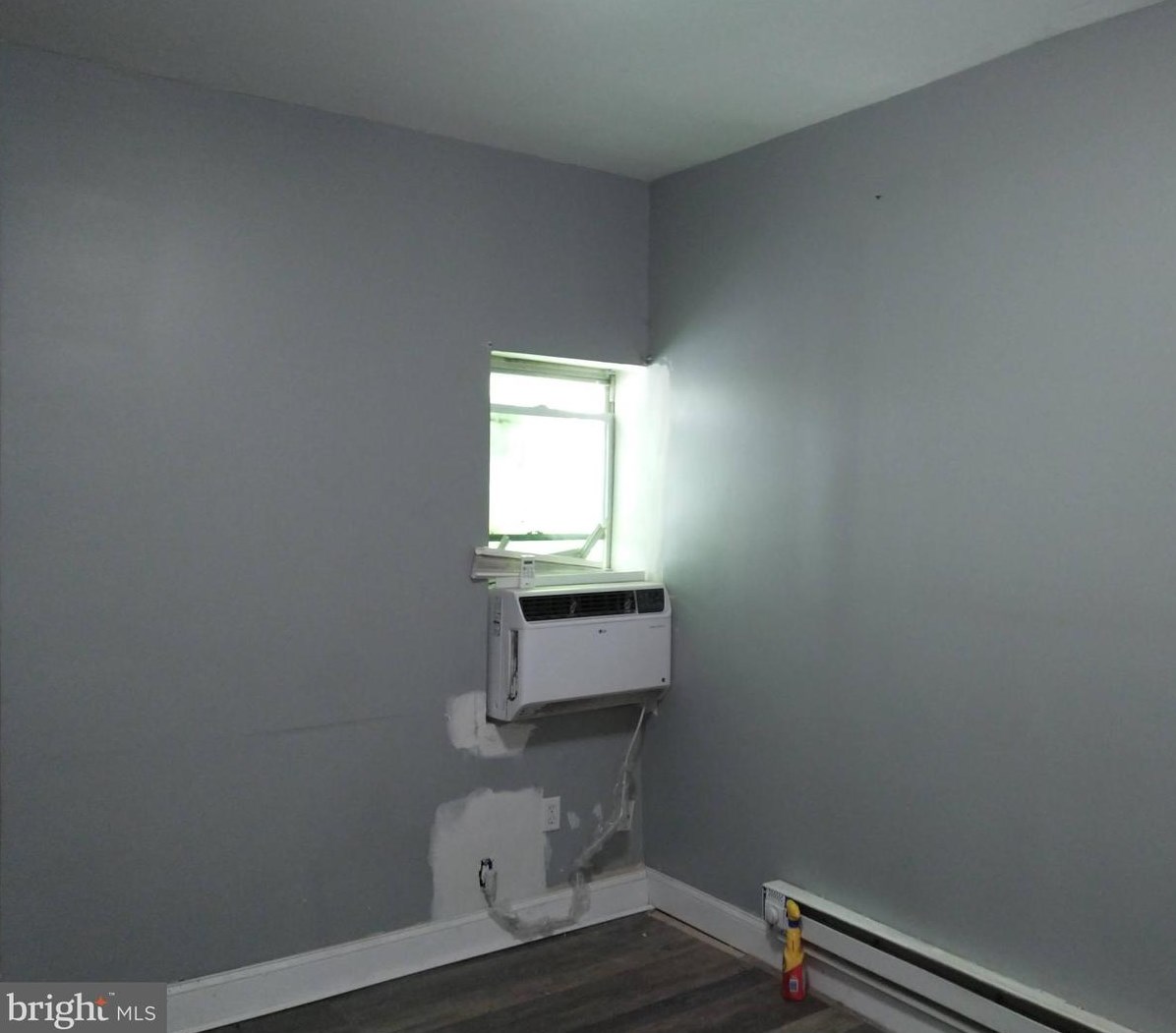 2433 S Garnet St, Philadelphia, PA 19132