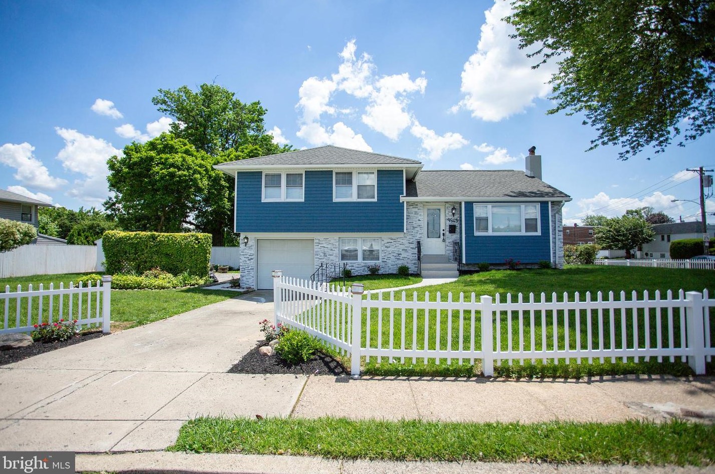 9945 Haldeman Ave, Philadelphia PA  19115-1710 exterior