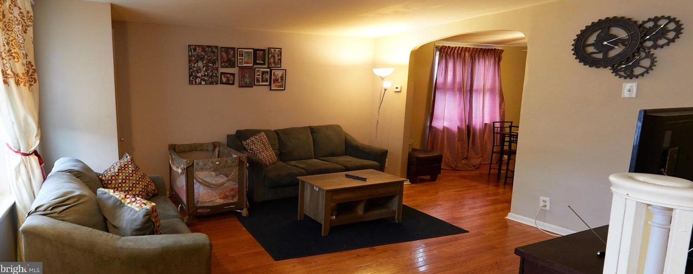5285 Burton St, Philadelphia, PA 19124-1532