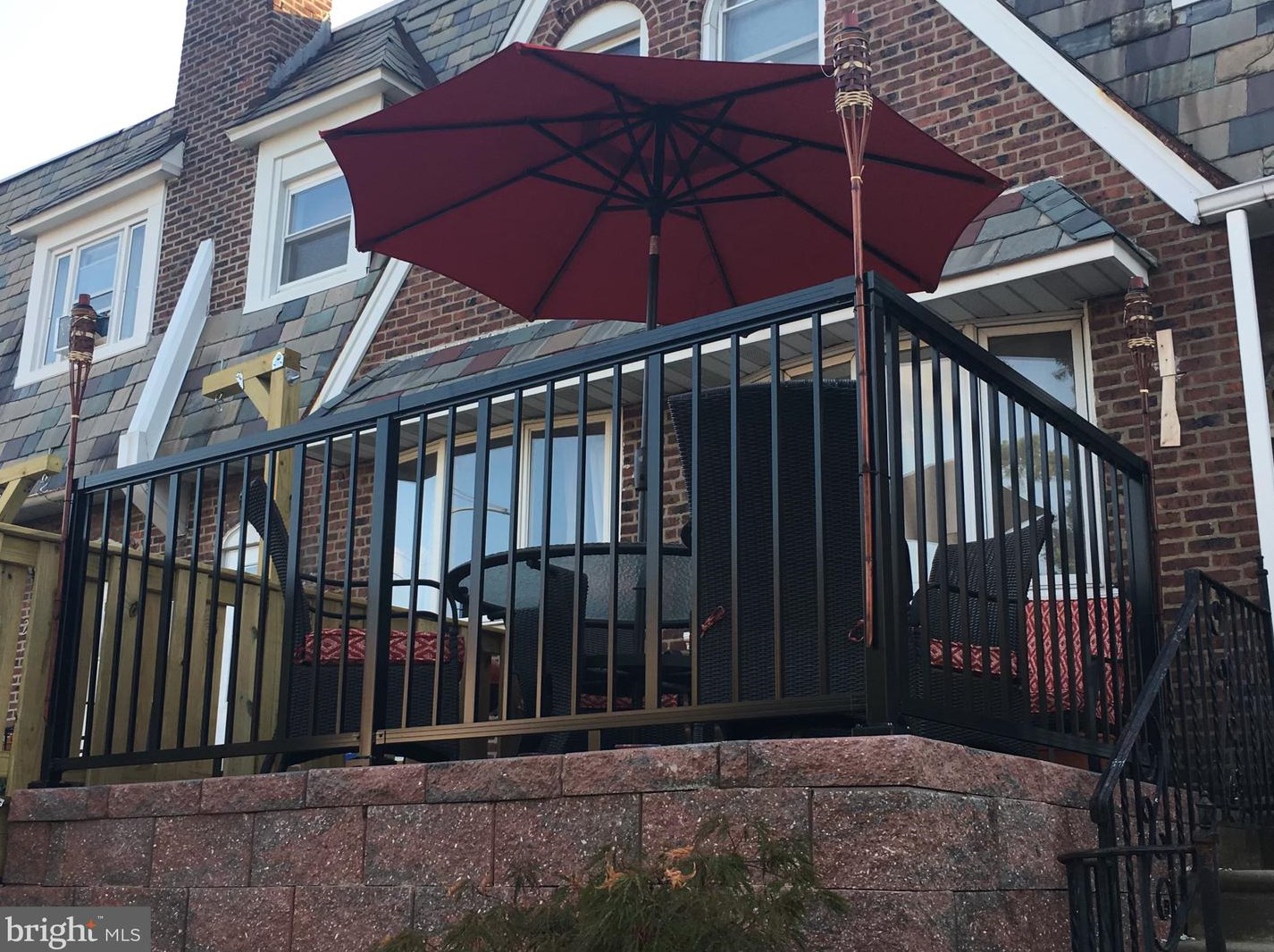 2072 Simon St, Philadelphia, PA 19124-2015
