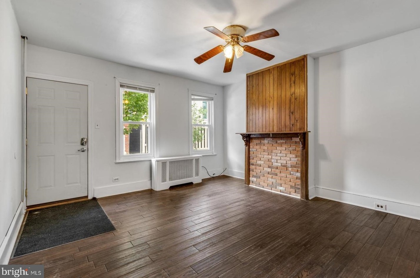 1627 Cadwallader St, Philadelphia PA  19122-3013 exterior