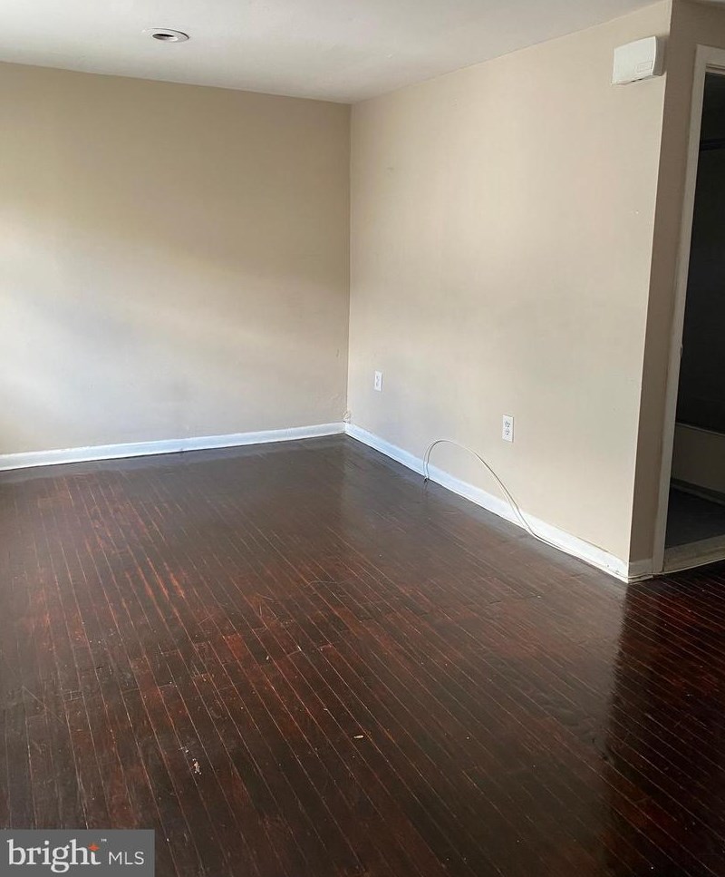 715 Kimball St #3rd Floor, Philadelphia, PA 19147