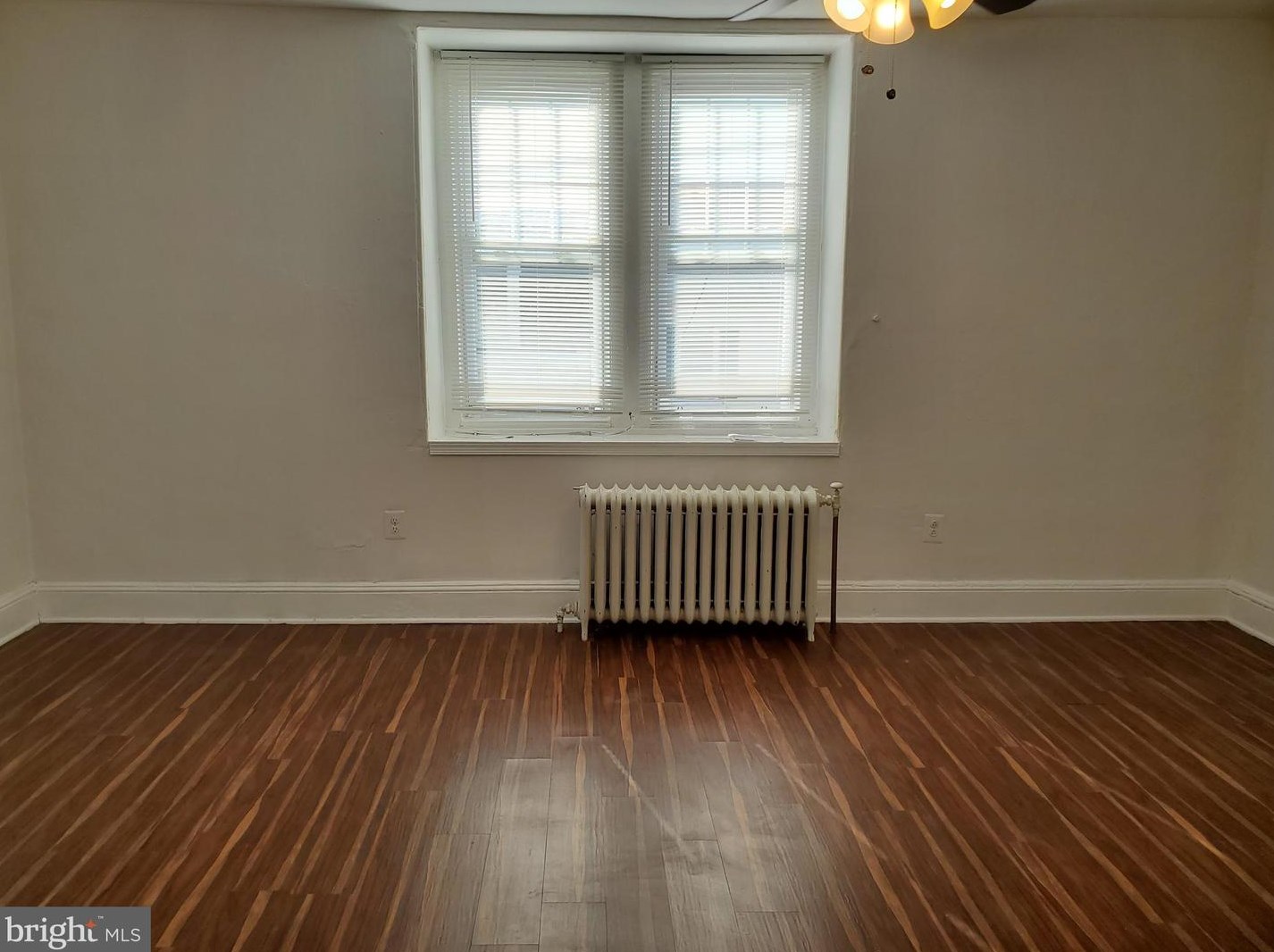 3925 Terrace St #3fl, Philadelphia, PA 19128