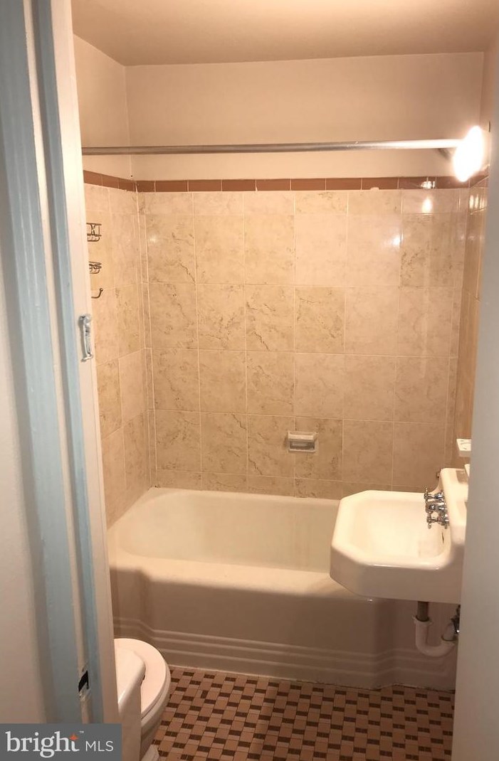 5909 Cottage St, Philadelphia PA  19135-4004 exterior