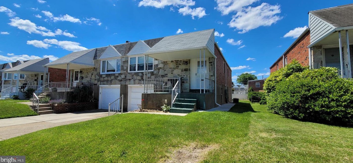 1924 President St, Philadelphia, PA 19115-2605