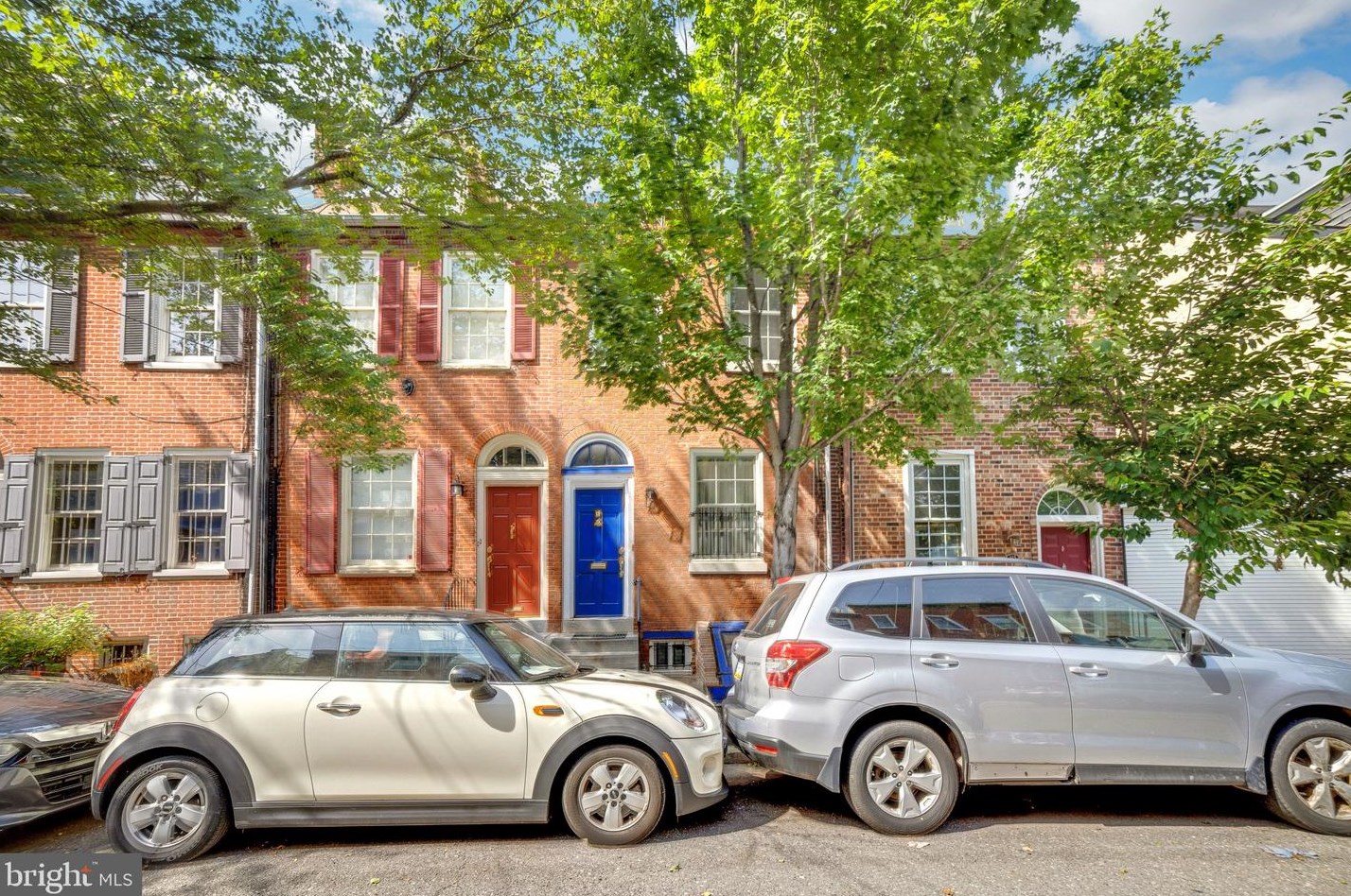327 Queen St, Philadelphia, PA 19147-3220