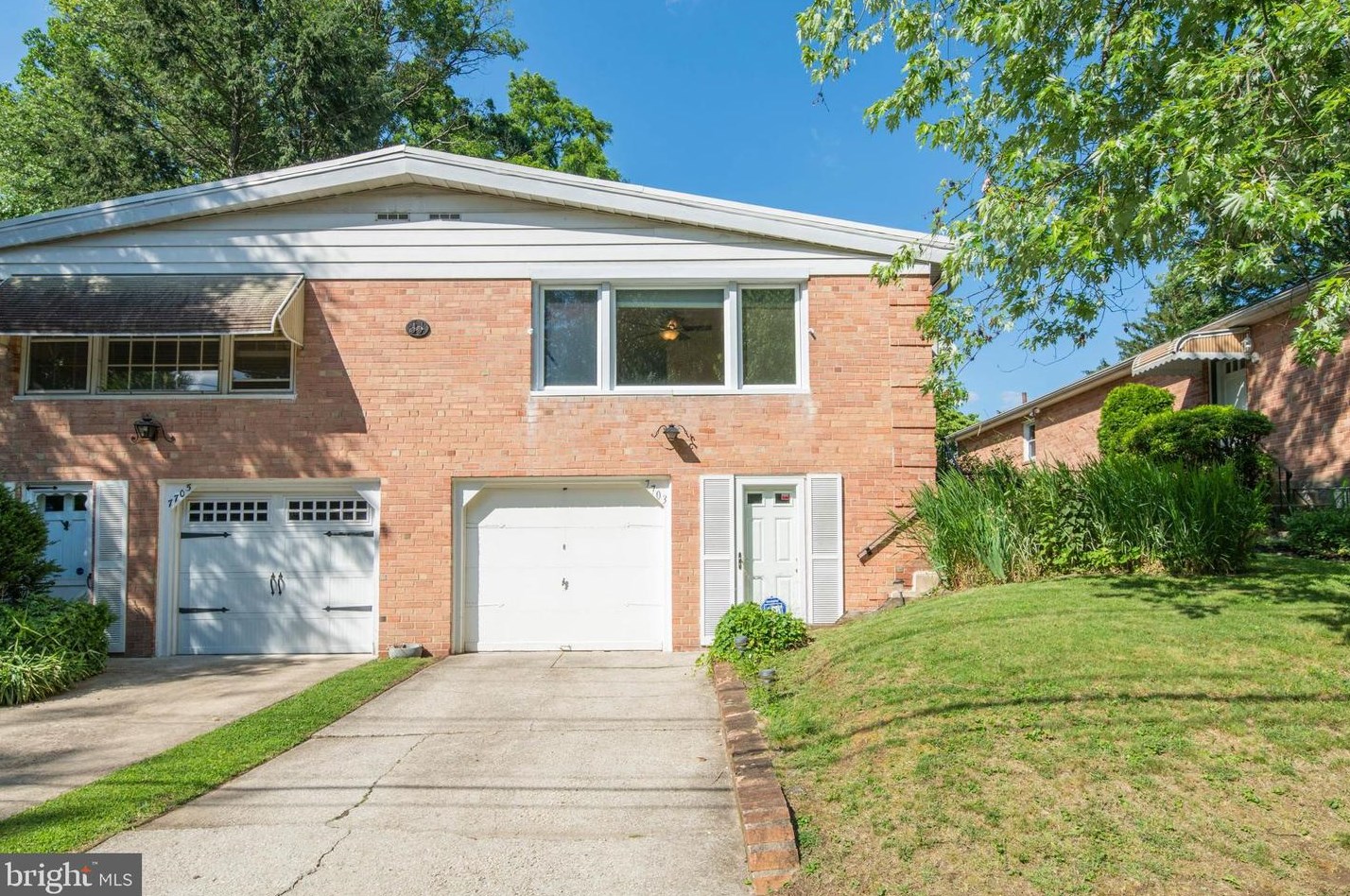 7703 Crefeld St, Philadelphia, PA 19118-4022
