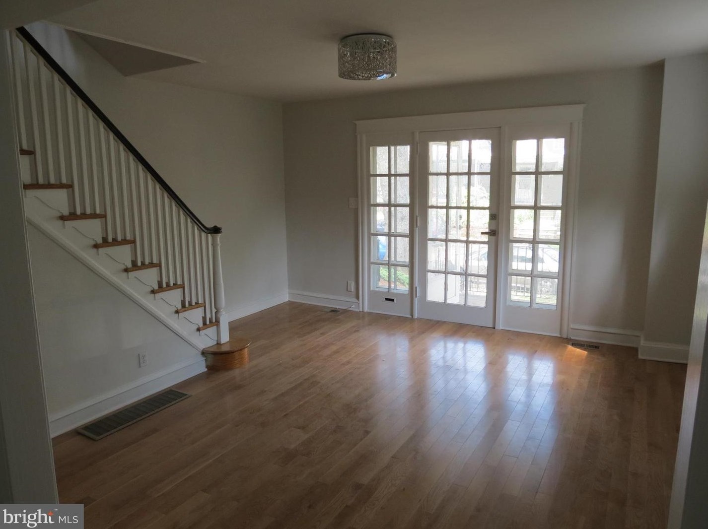 7852 Devon St, Philadelphia, PA 19118