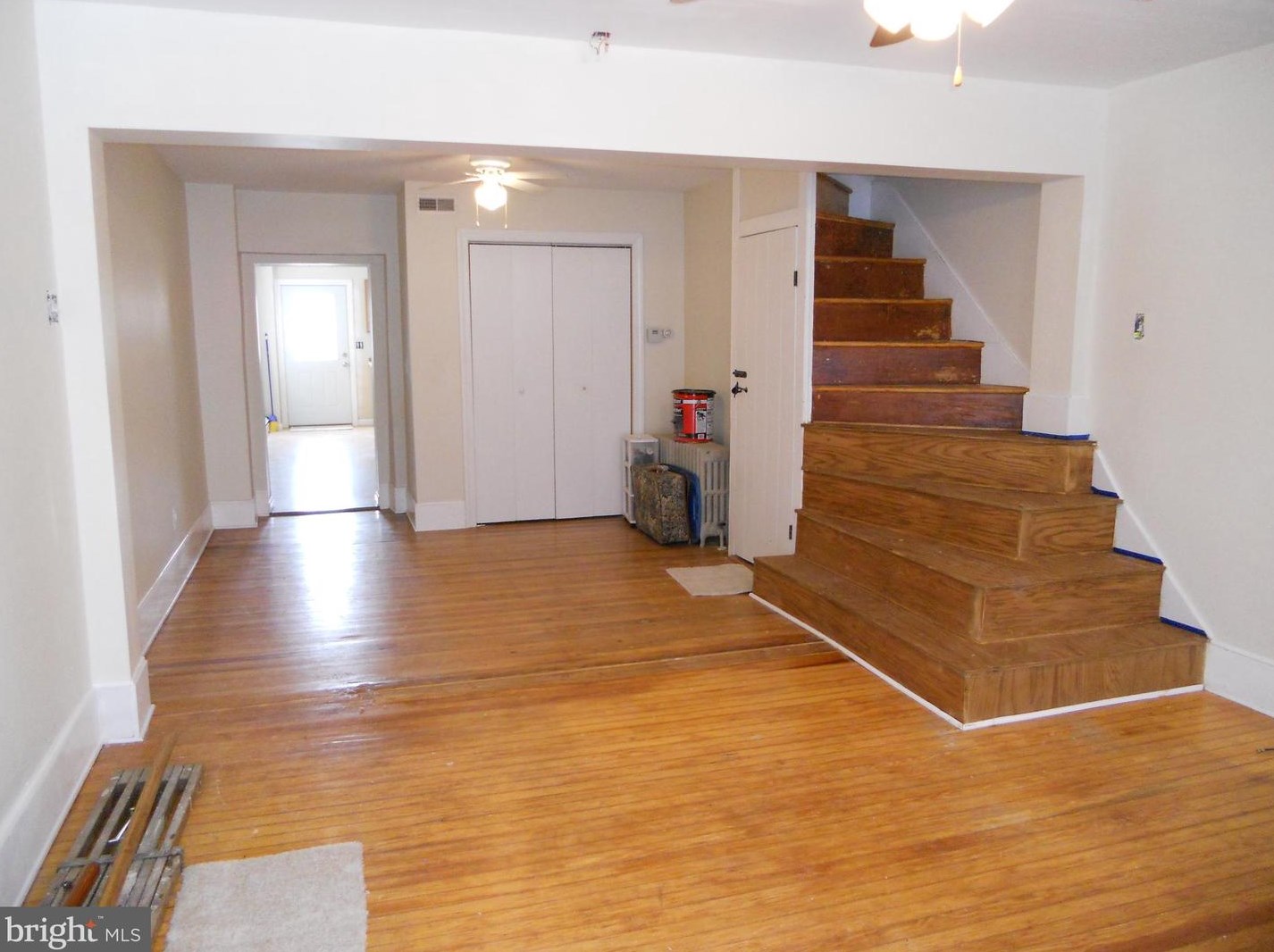 4672 Umbria St, Philadelphia, PA 19127-1913