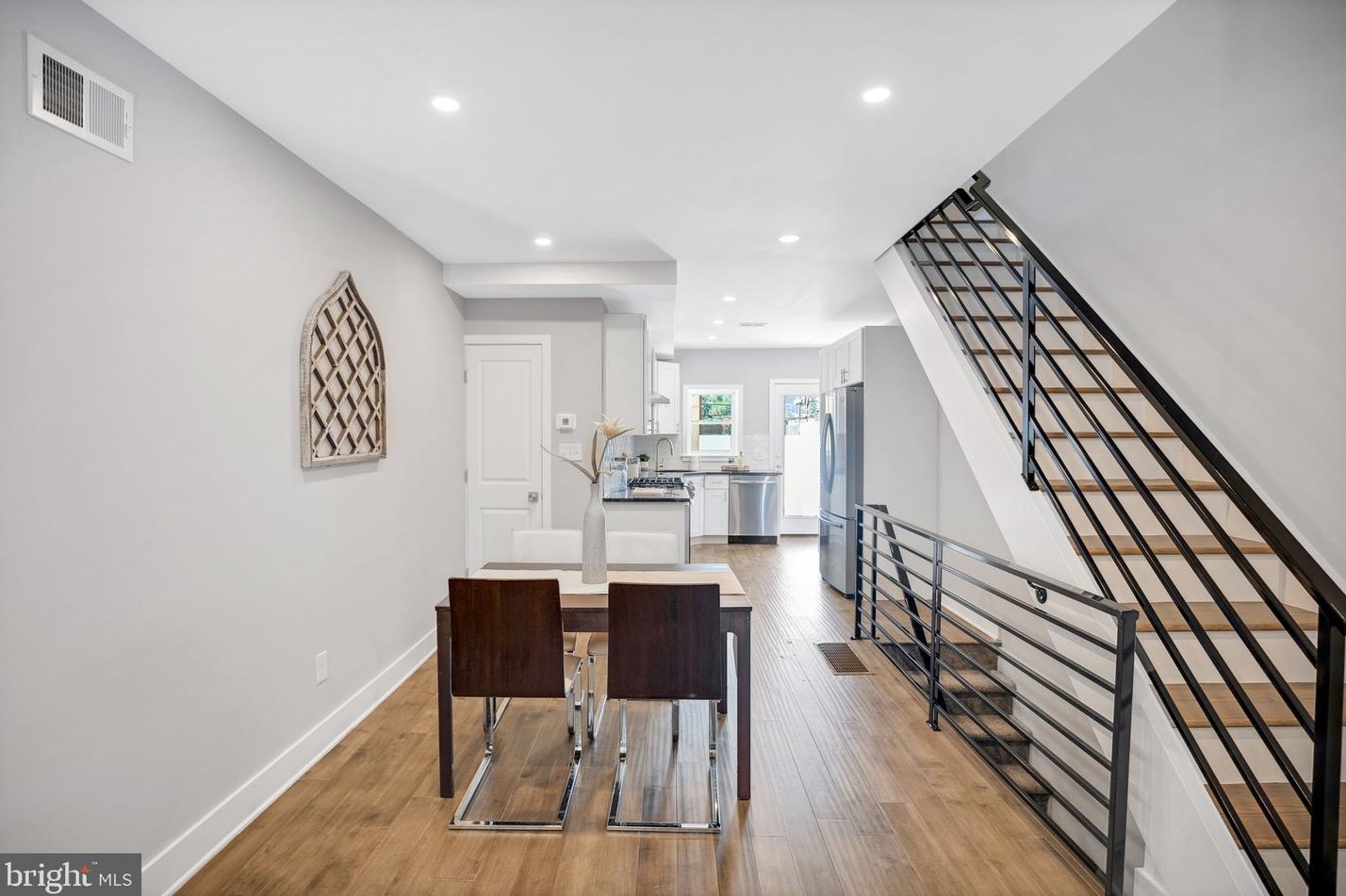 1230 Tasker St, Philadelphia PA  19148-1031 exterior