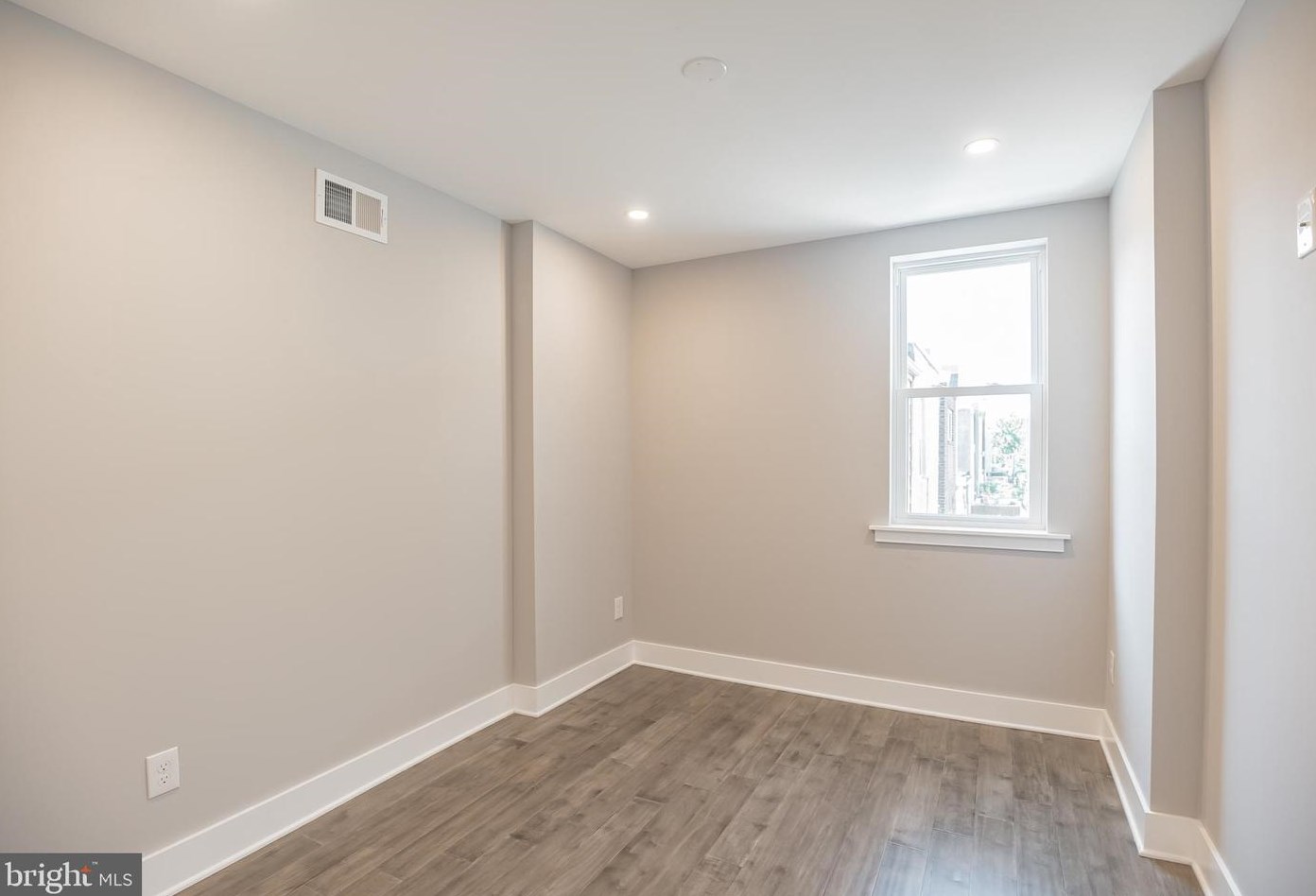 1230 Tasker St, Philadelphia PA  19148-1031 exterior