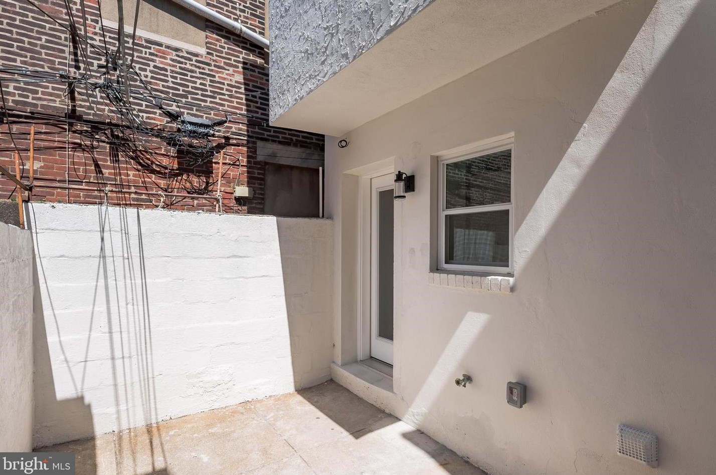 1230 Tasker St, Philadelphia PA  19148-1031 exterior