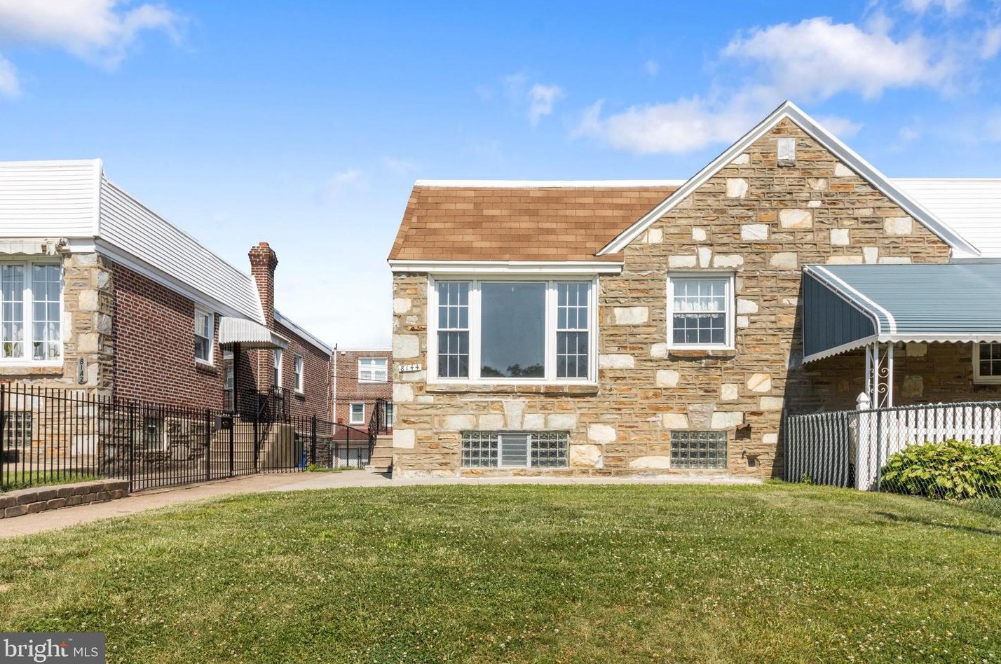 8144 Brous Ave, Philadelphia, PA 19152-3102