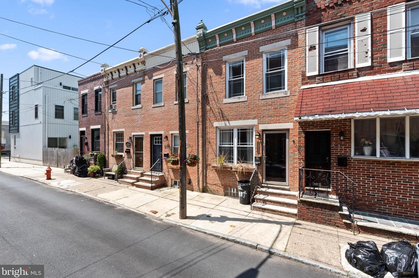 2312 E Albert St, Philadelphia, PA 19125