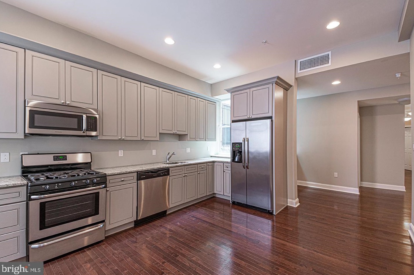 715 Sansom St #unit 4r, Philadelphia, PA 19106