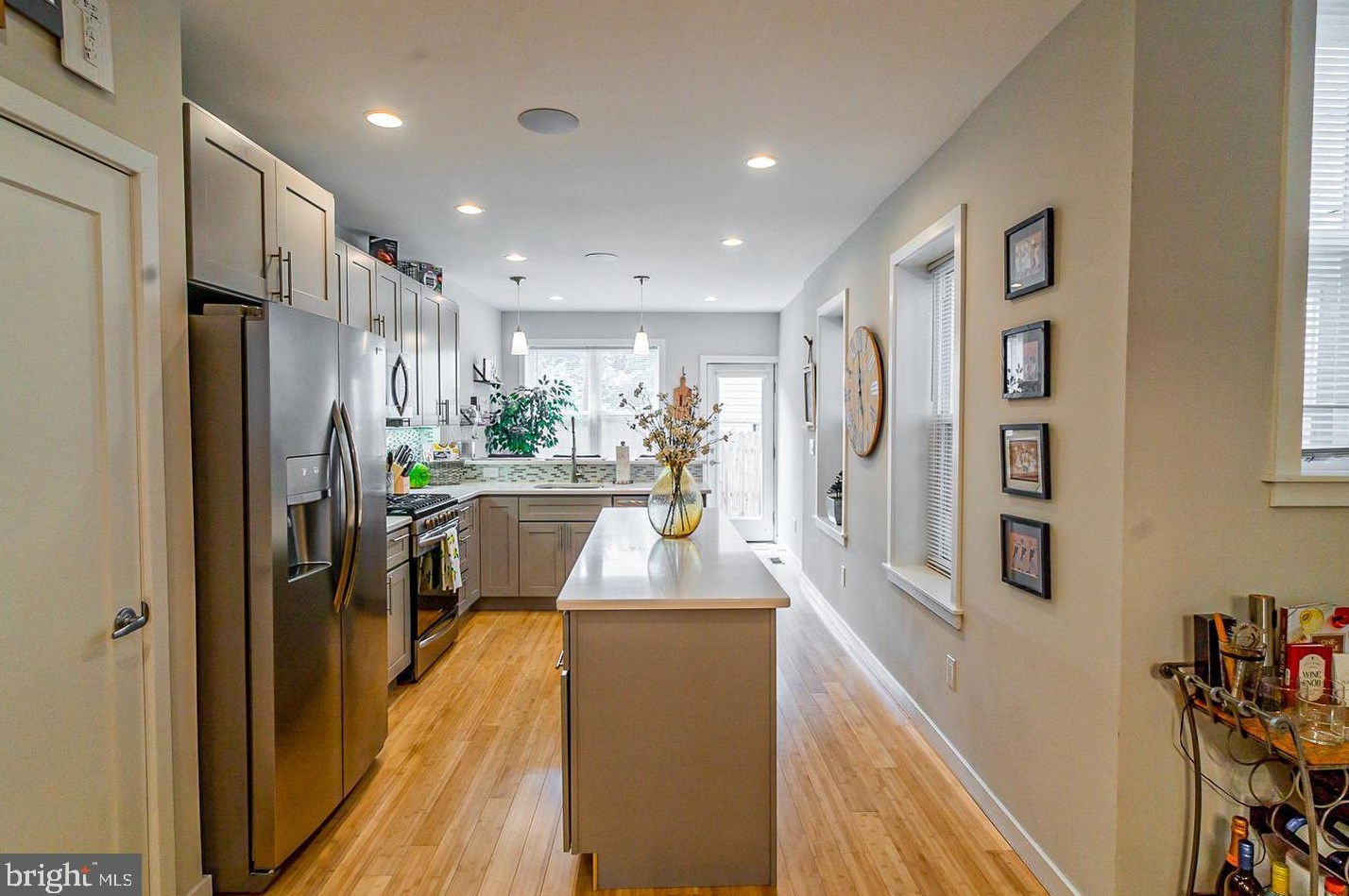 1626 Wharton St, Philadelphia PA  19146-4766 exterior
