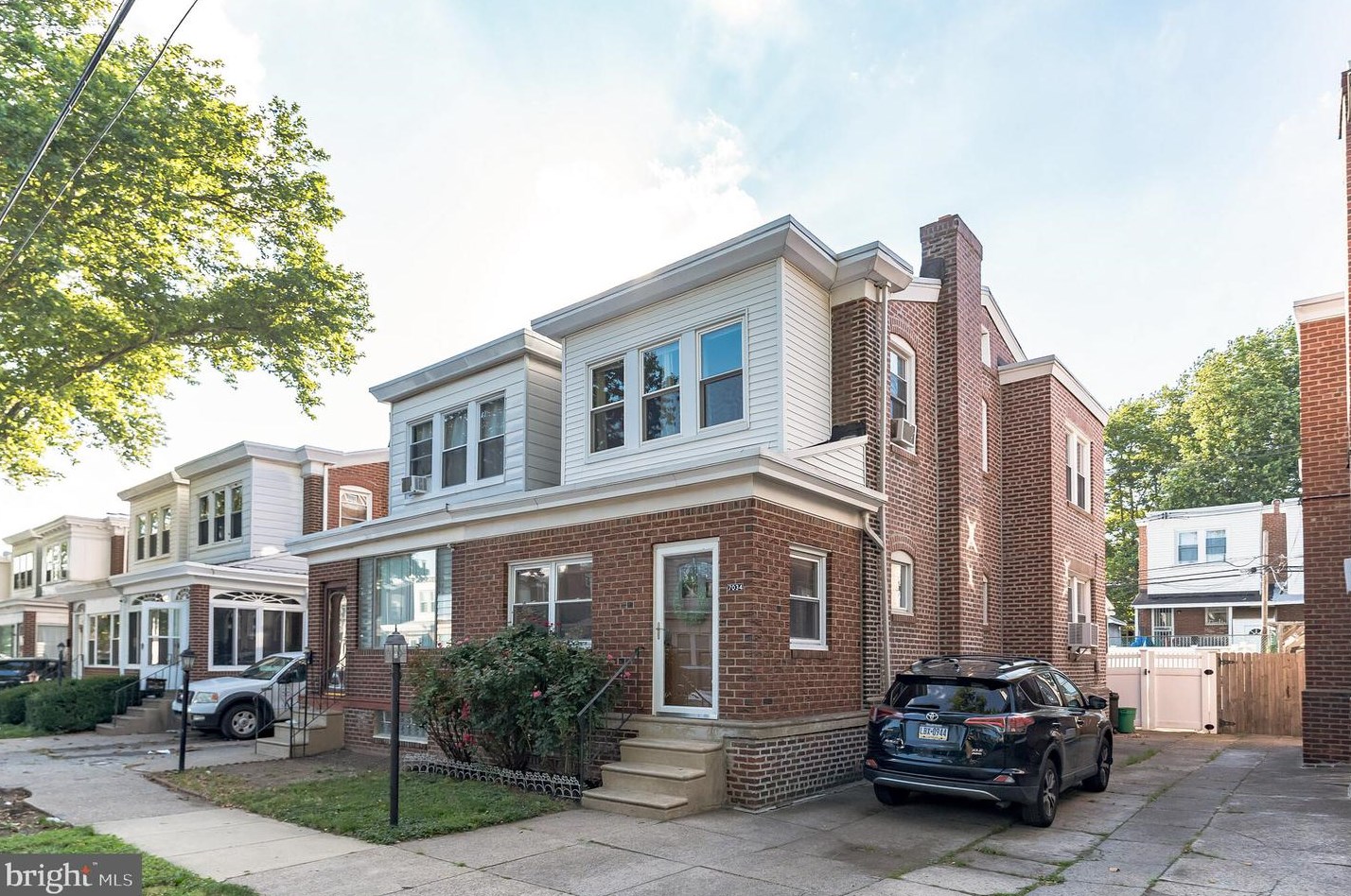 7034 Walker St, Philadelphia, PA 19135-1707