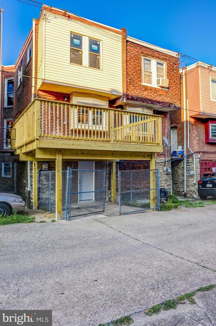 7068 Forrest Ave, Philadelphia PA  19138-2006 exterior
