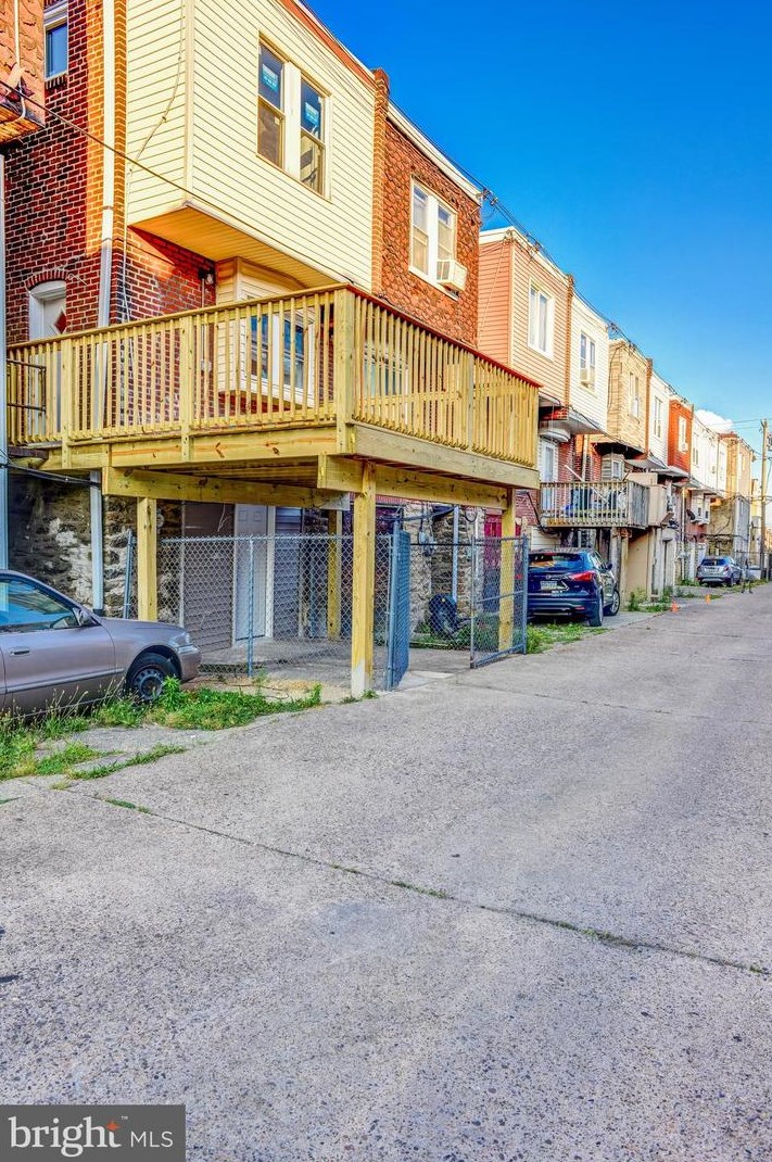 7068 Forrest Ave, Philadelphia PA  19138-2006 exterior