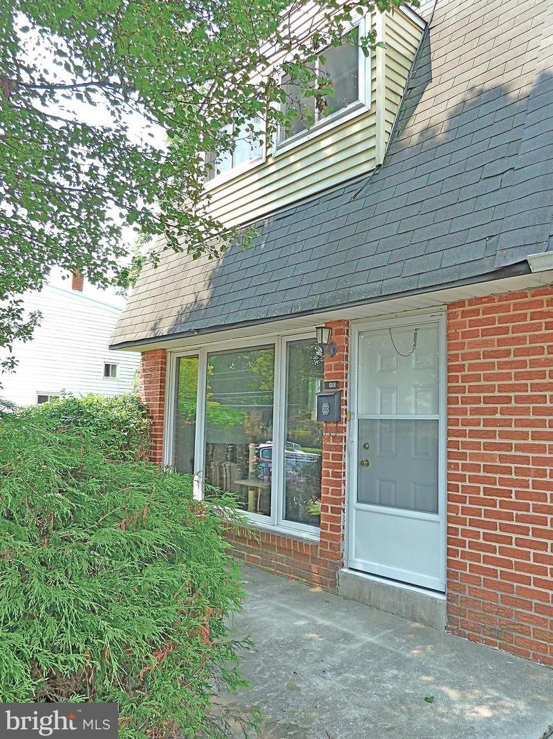 1018 Tomlinson Rd, Philadelphia, PA 19116-3449