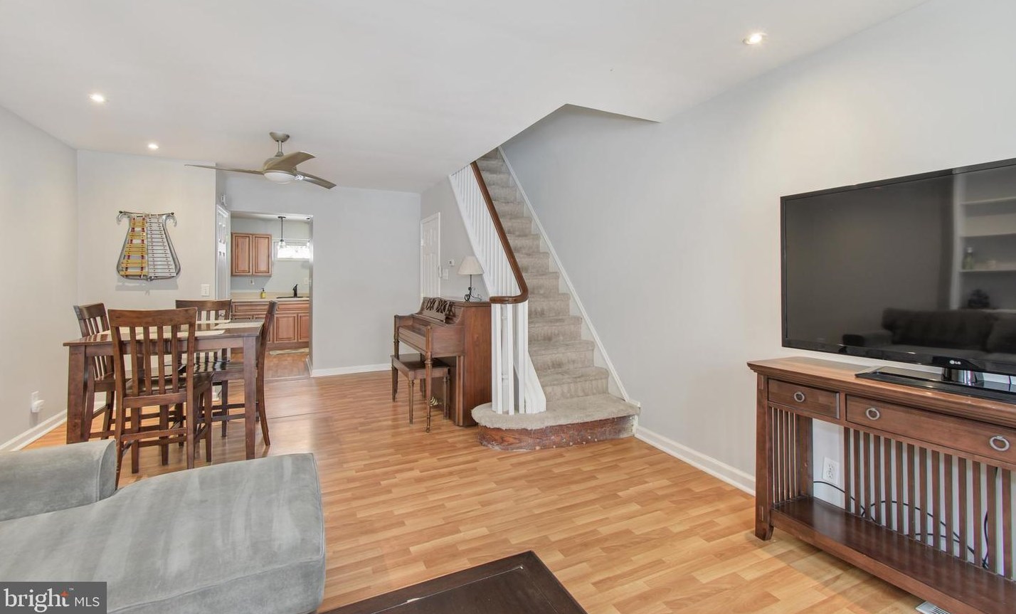 1263 Dover St, Philadelphia, PA 19146-3619
