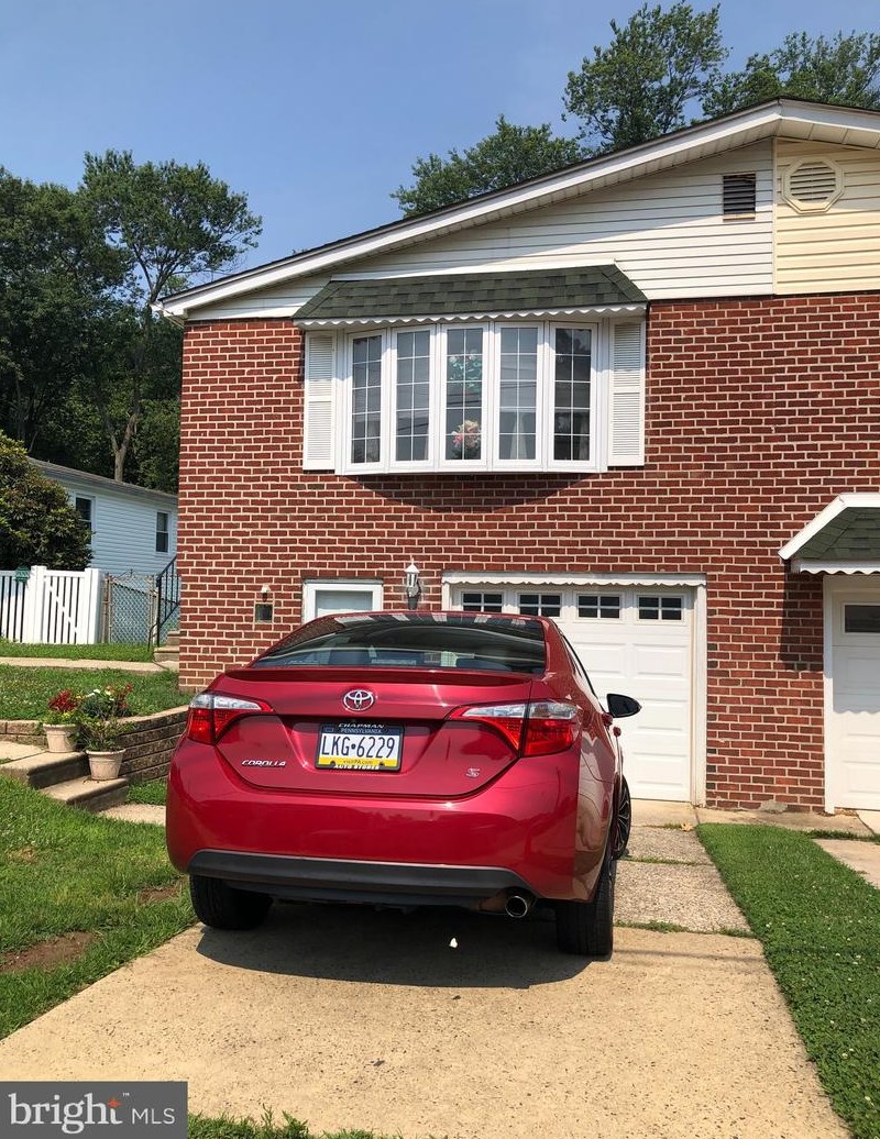 3644 Chesterfield Rd, Philadelphia, PA 19114-1806
