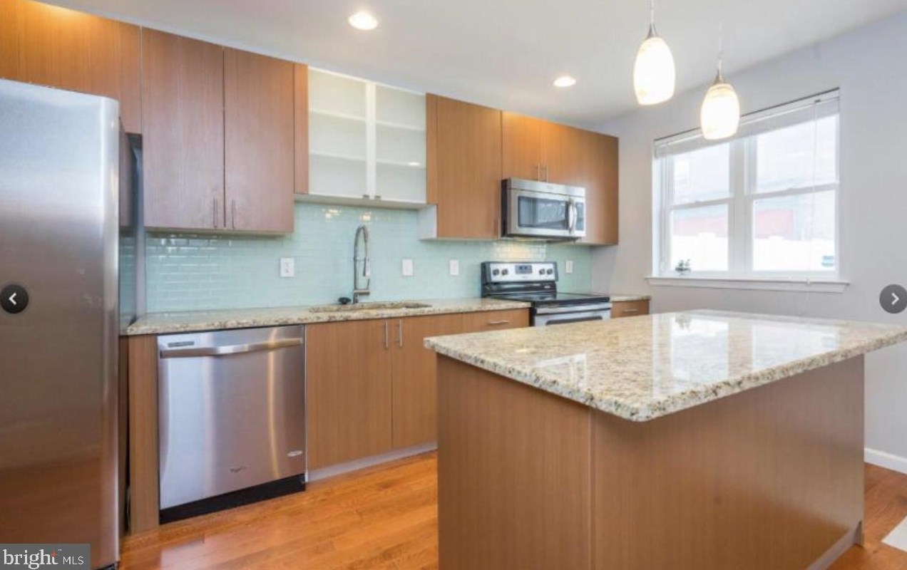 1737 Cambridge St, Philadelphia PA  19130-1505 exterior